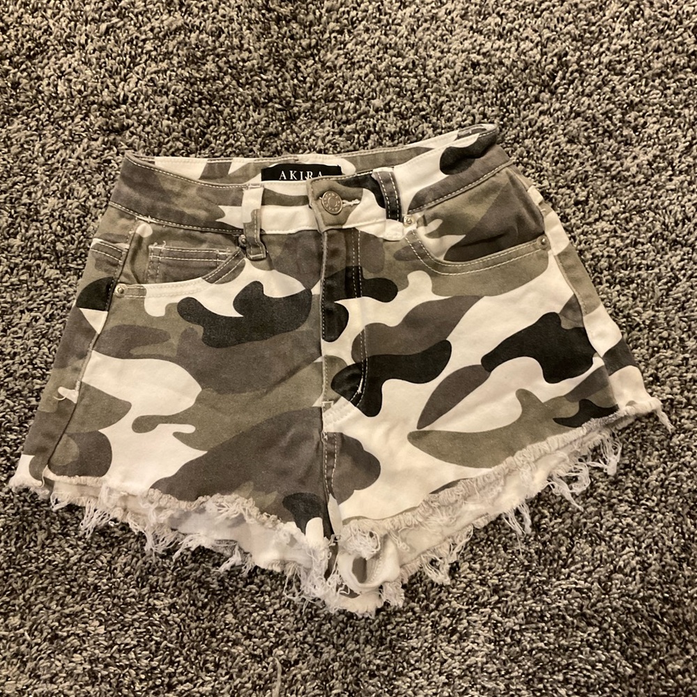 AKIRA Jean Shorts